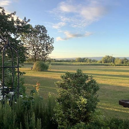 Cotswold Edge Guest Suite With Broadway Hill View Badsey Ngoại thất bức ảnh